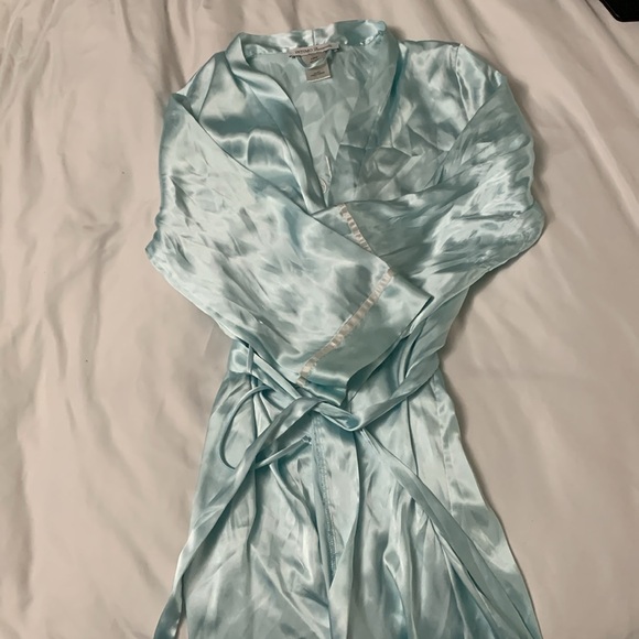 Teal women’s size large robe. “Bridesmaid” embroidered on the back. - Picture 3 of 4